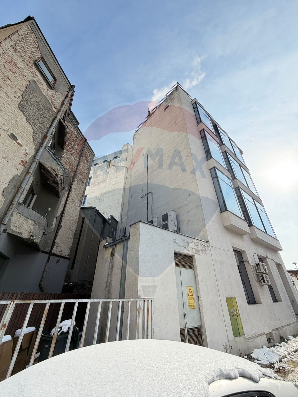 For sale in Unirii area - 1,650sqm office space