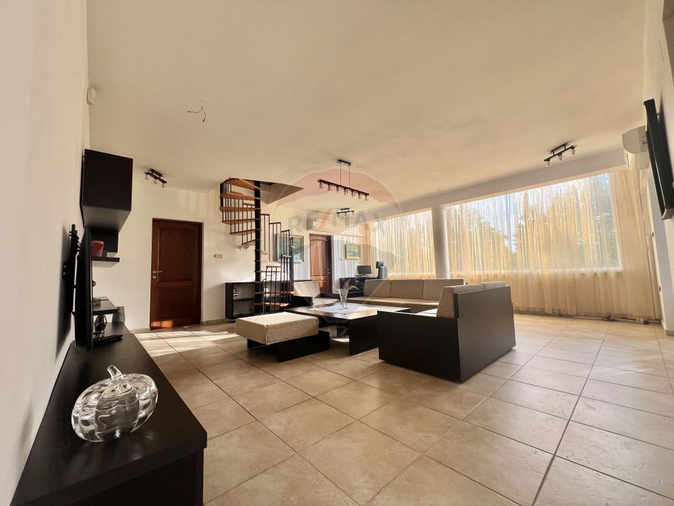 8 room House / Villa for sale