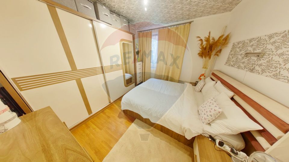 Apartament cu 3 camere de vânzare în zona Central