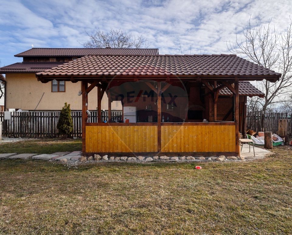 5 room House / Villa for sale, Est area
