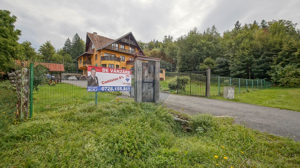 Vilă 12 camere  1.091 mp construiți Poiana Brașov