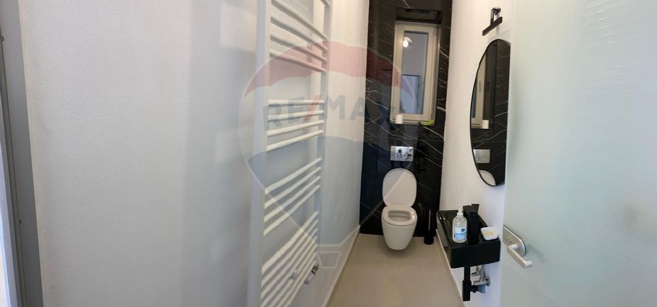 149sq.m Commercial Space for rent, Ultracentral area