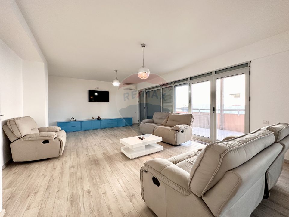 Apartament cu 4 camere de  vanzare în Quadra Residence