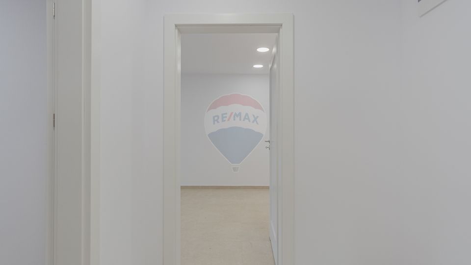 Clinica medicala-9 cabinete- URBAN PLAZA - bloc 15 parter!