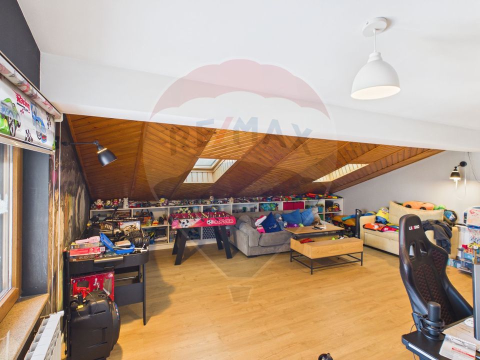 Villa with 6 rooms, pool and land 1300 sqm, for sale in Otopeni