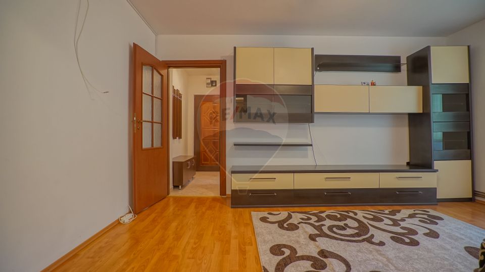 Apartament 2 camere semi-decomandat mobilat si utilat, Zona Noua