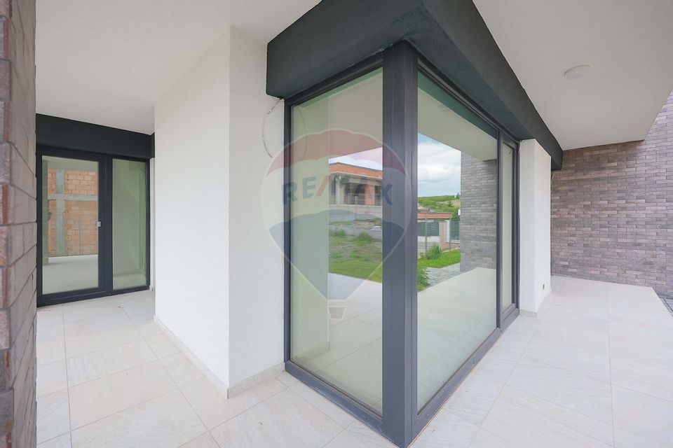 4 room House / Villa for sale, Dealuri Oradea area