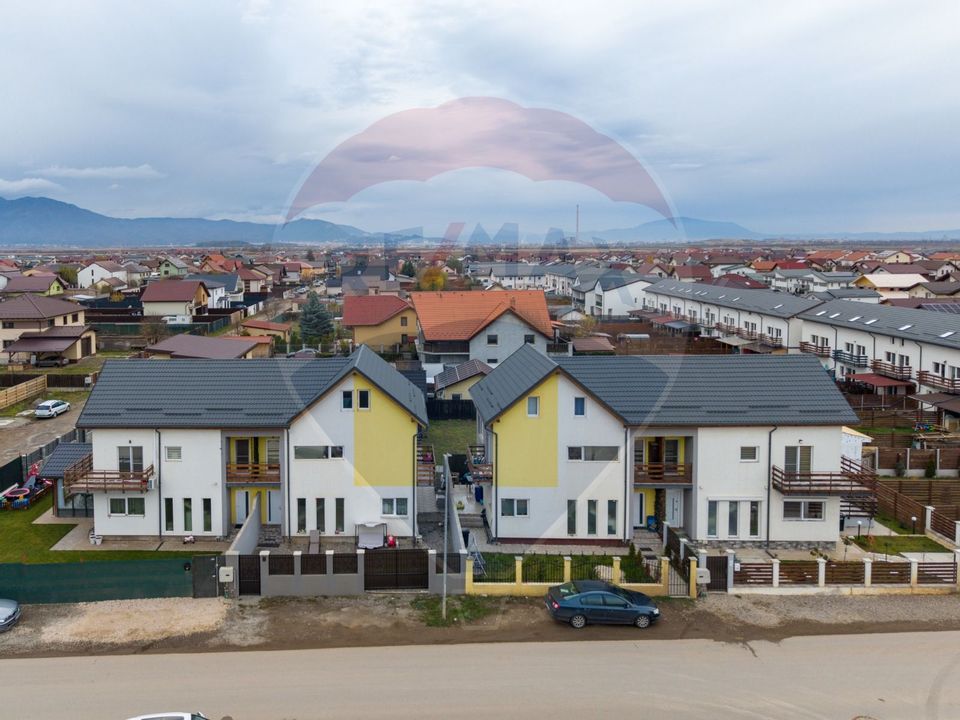 Casă 4 camere, de inchiriat, Izvor!