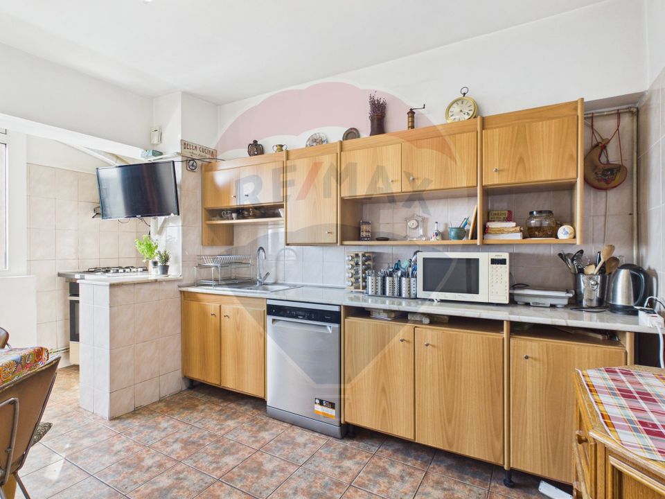 De vanzare | Apartament 4 camere pe Stefan cel Mare, Bucuresti