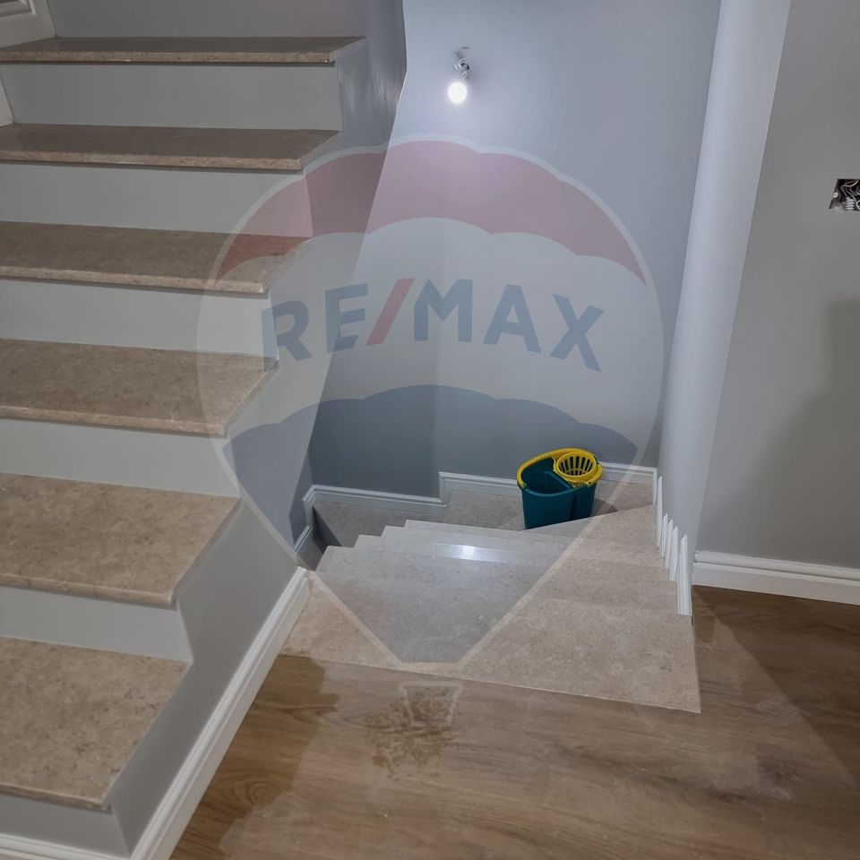 DE VANZARE Vila tip Quadruplex OTOPENI