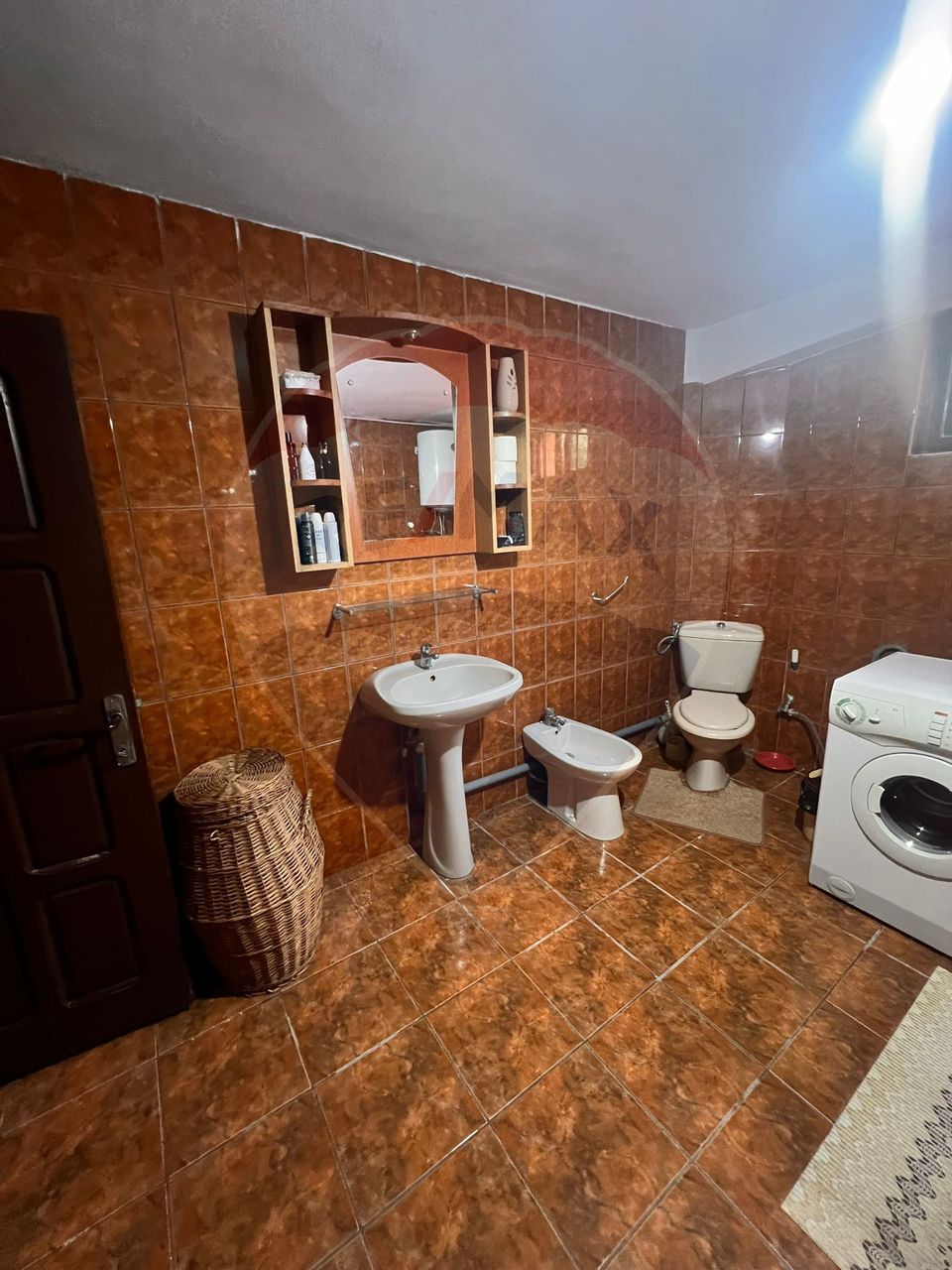 Casă / Vilă cu 11 camere de vânzare