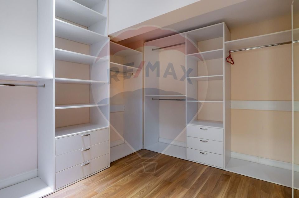 Penthouse de vanzare in Mamaia vedere frontala lac si marea Neagra