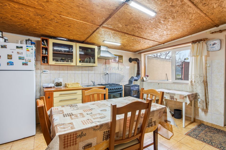 Casă de Om Gospodar - Costuleni - Grădină 1.830 mp -0% Comision 0% TVA