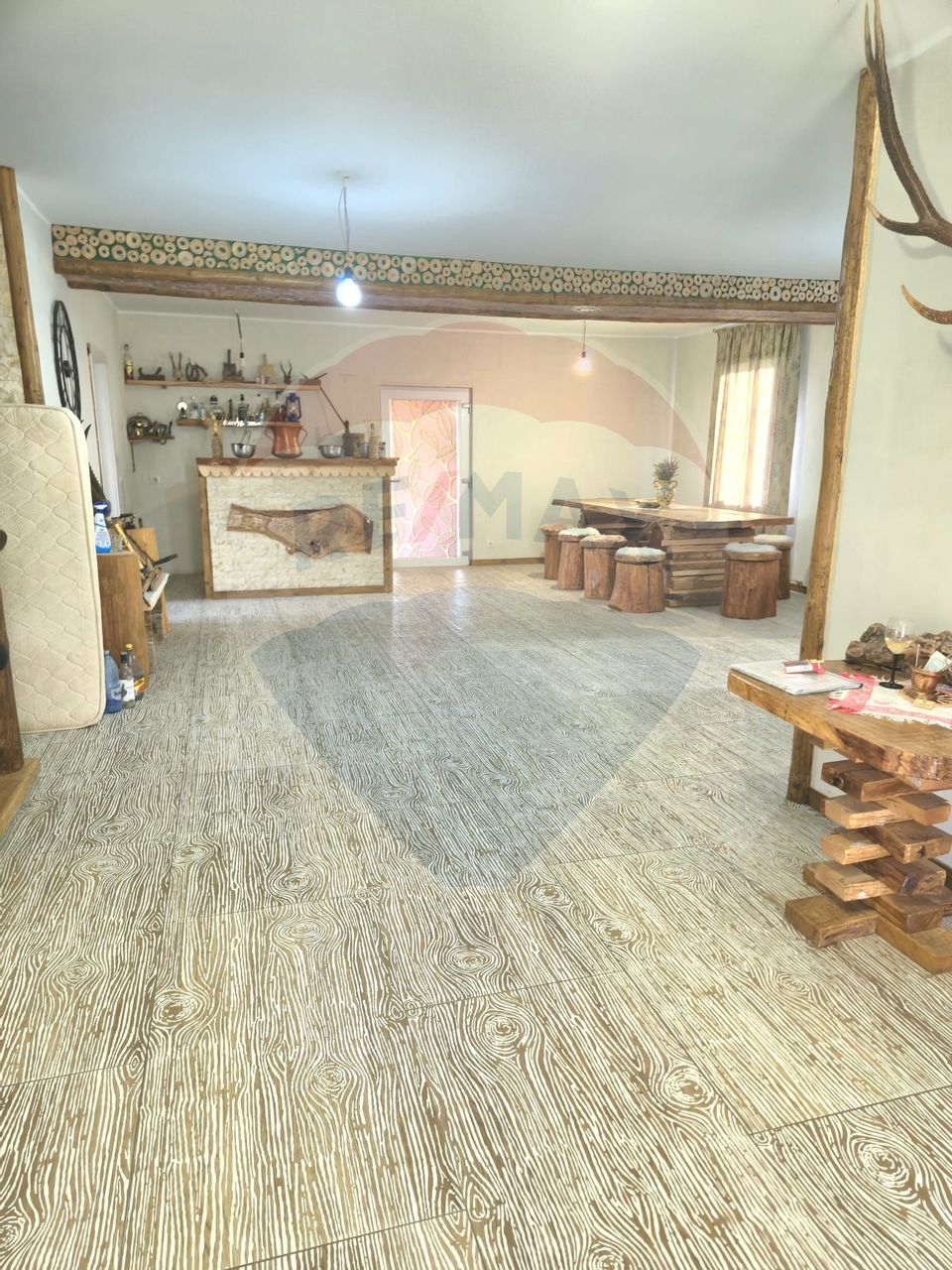 Casă / Vilă cu 6 camere de vânzare