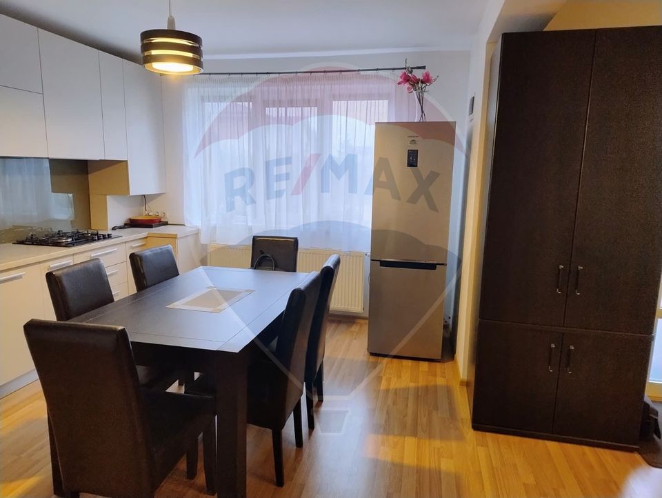 Duplex modern de închiriat  cu 5 camere în Floresti