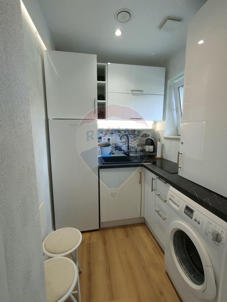 Garsoniera de vanzare!