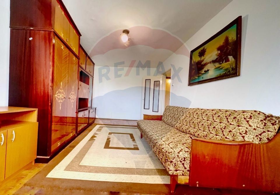 Apartament cu 3 camere de vânzare în zona Aradului