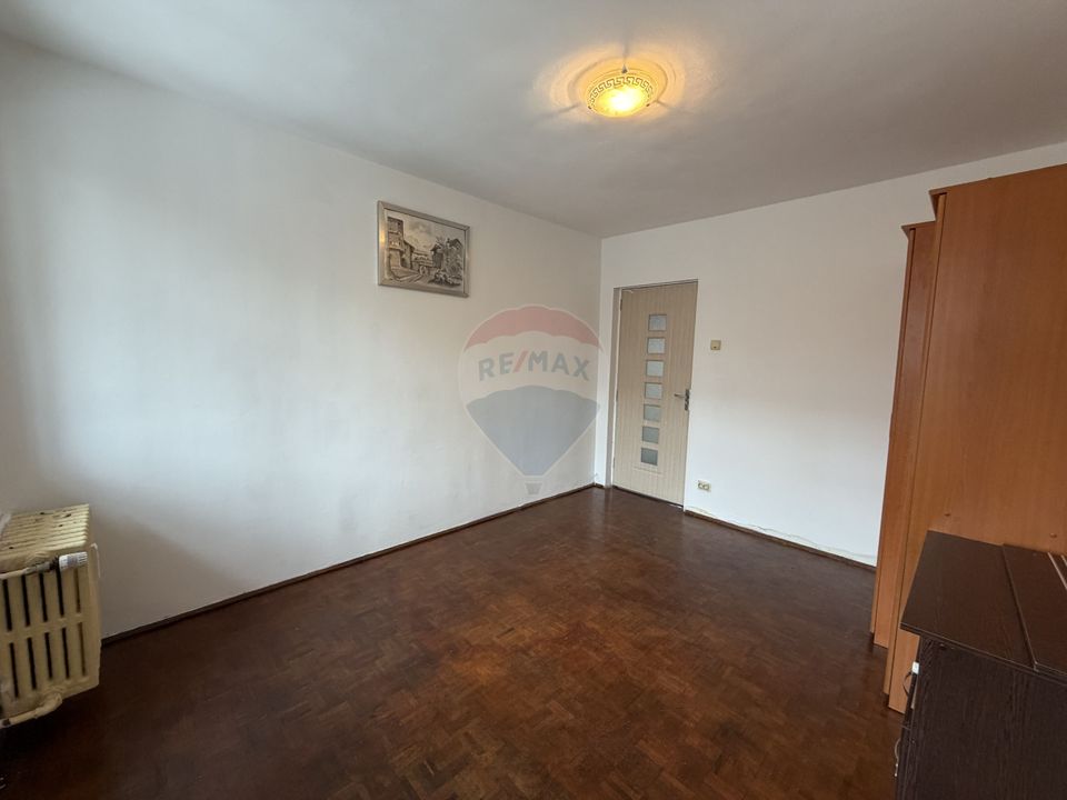Apartament cu 3 camere de închiriat în zona Giulesti