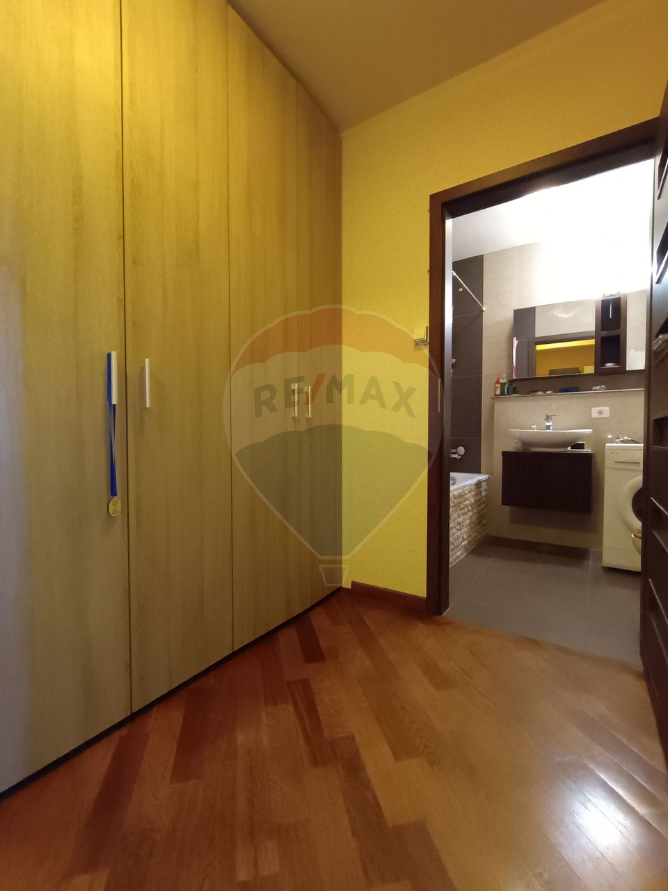 Apartament 1 cameră, bloc nou-Via Romana, zona Boul Roșu, centrala gaz