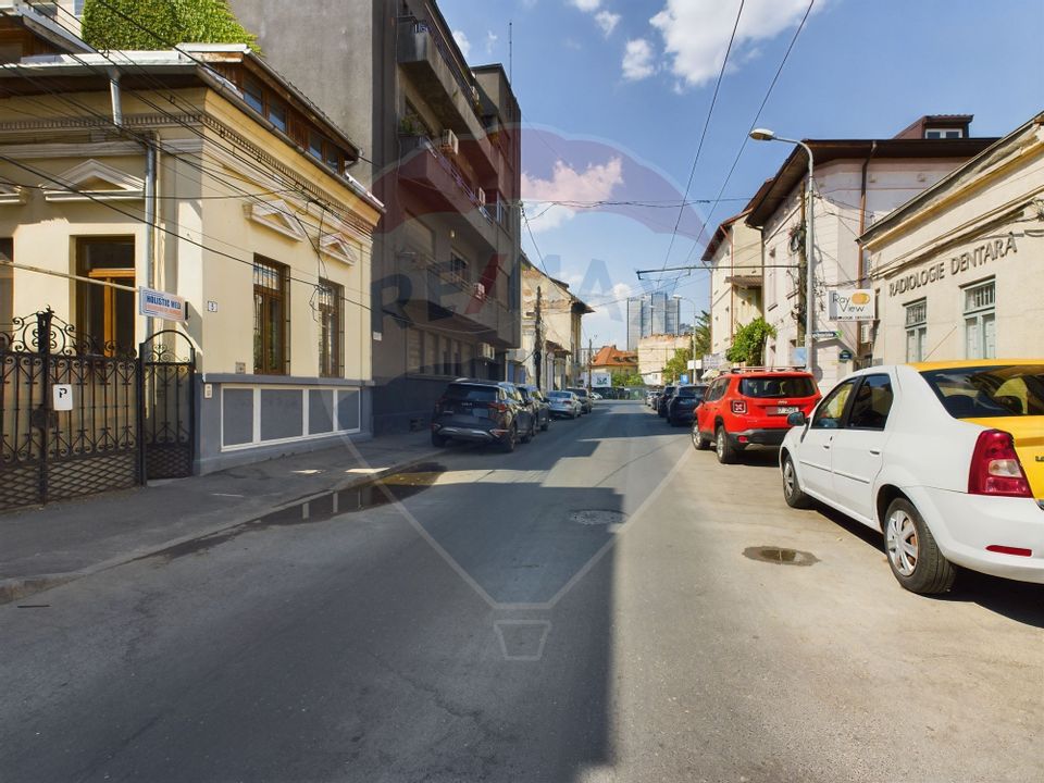 252sq.m Proprietate specială for sale, Victoriei area