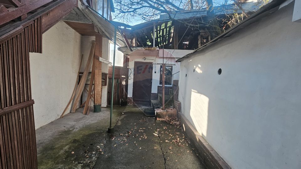 Apartament cu 3 camere de vânzare în zona Central