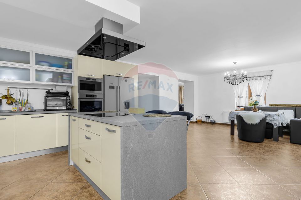 6 room House / Villa for sale