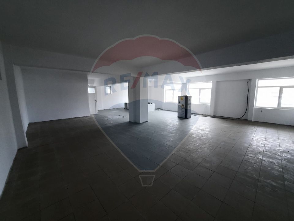 600sq.m Commercial Space for rent, Sud area