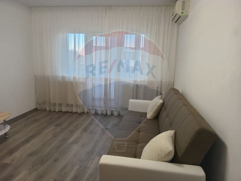 Apartament de vanzare  2 camere în zona Micalaca Mioritei