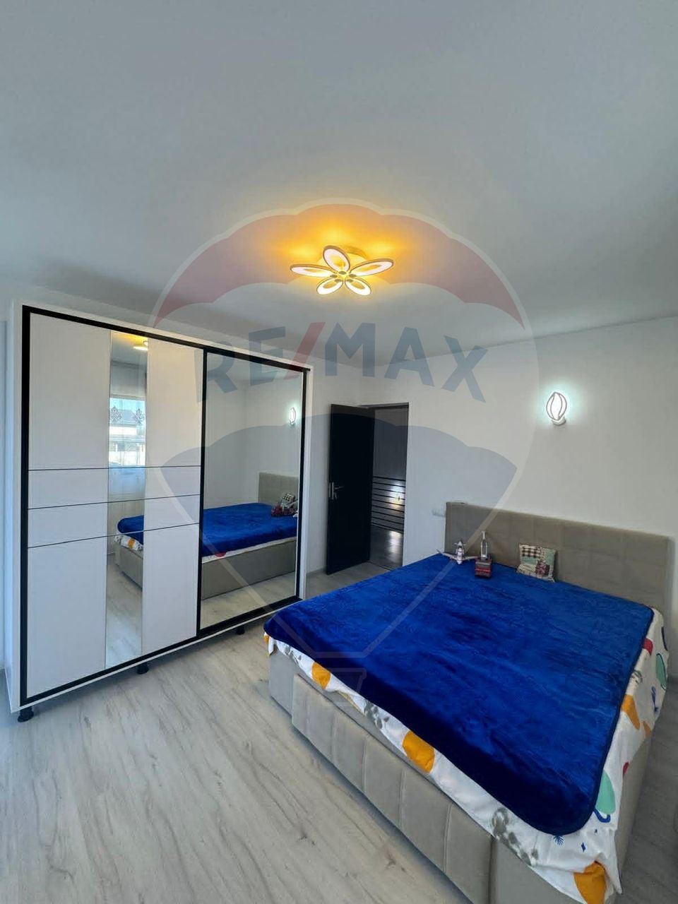 Spacious house / Villa with large yard for rent in Domnești