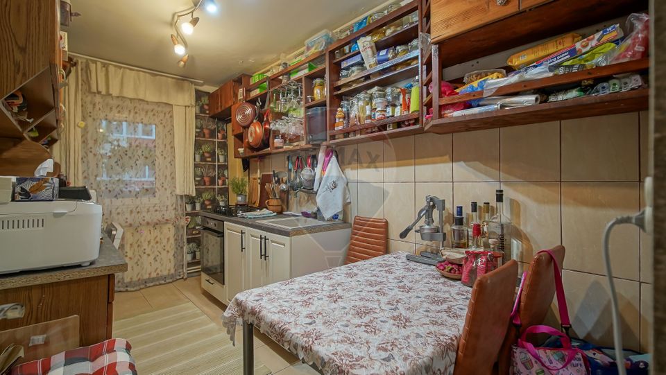 !! VANDUT !!  Apartament cu 3 camere în cartierul Răcădău