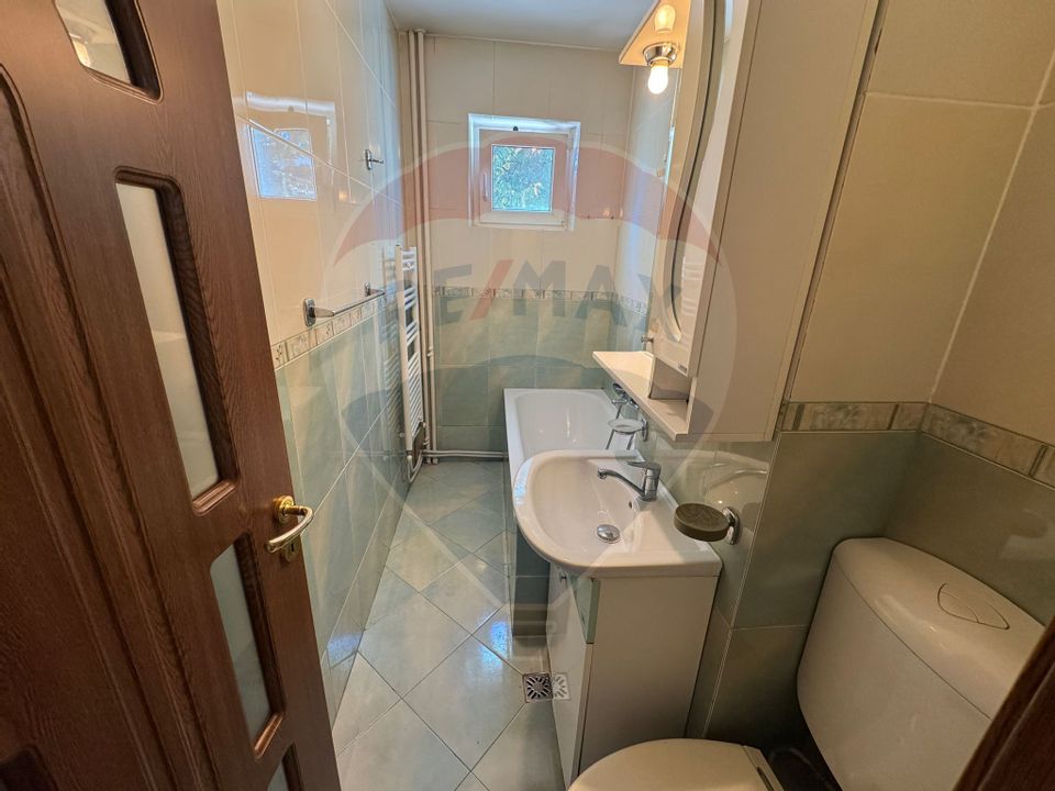 Apartament cu 3 camere de vanzare