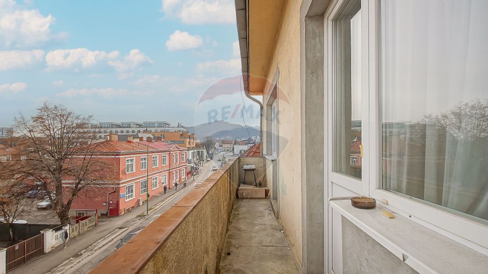 Apartament confortabil, 2 camere de închiriat, locație centrală