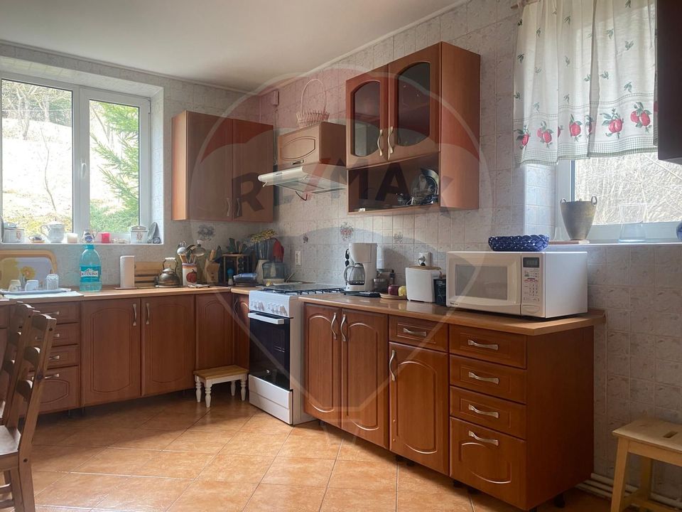 DE VANZARE Casă / Vilă cu 6 camere  Podul Dambovitei/ Arges