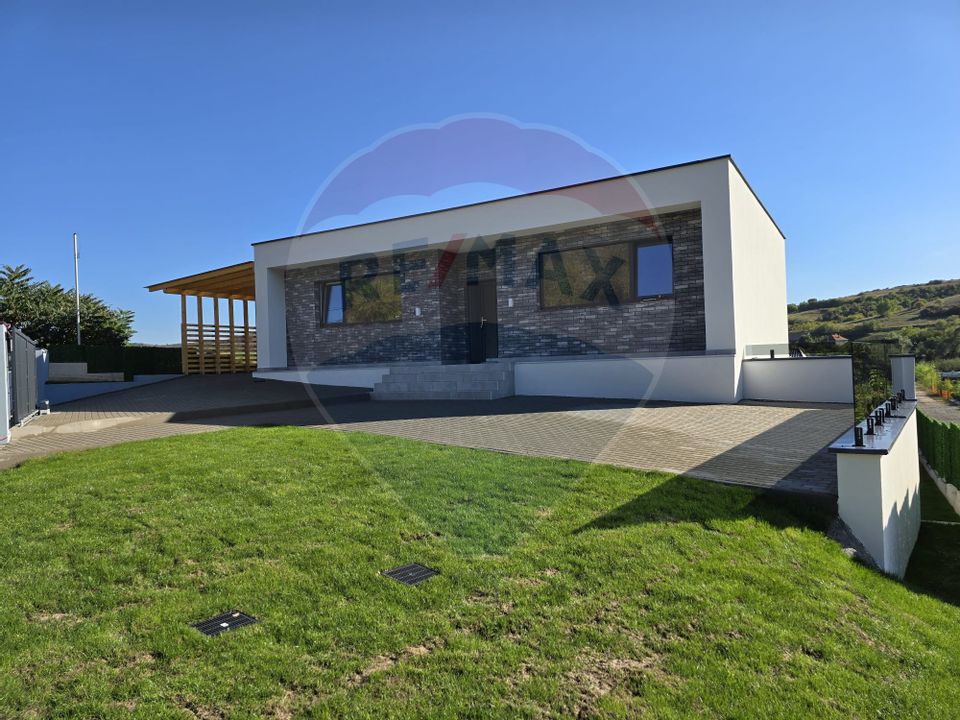 COMISION 0% Casă semifinisată de vânzare în Baciu, 583 mp de teren