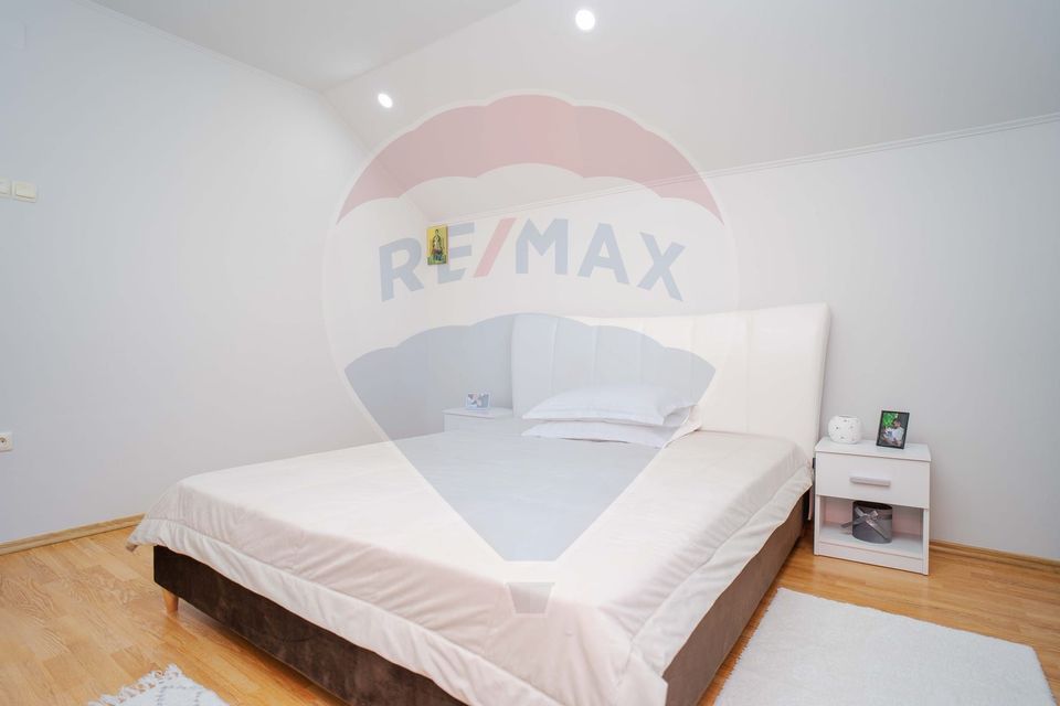 Casă / Vilă cu 5 camere de vânzare în zona Central