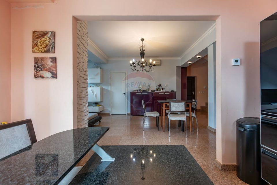 4 room Apartment for sale, CFR area