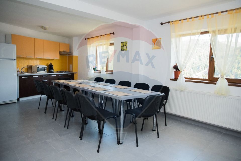 18 room Hotel / Pension for sale, Est area