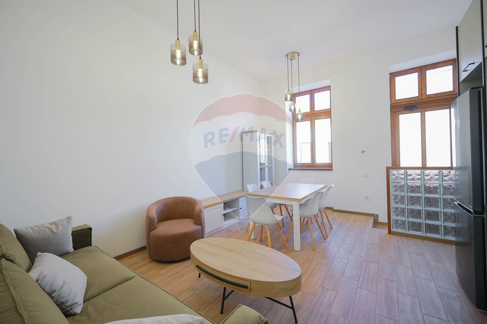De vânzare 2 apartamente complet renovate Ultracentral