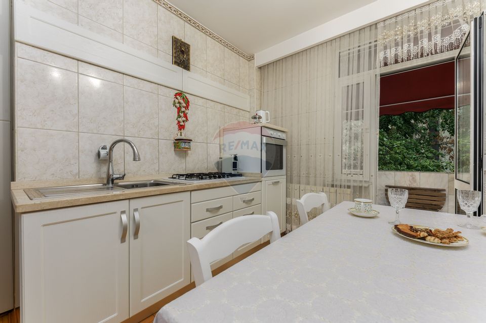 Apartament cu 5 camere  in vila,  curte si dependinte în Dorobanti