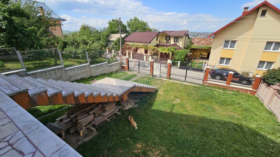 Casă / Vilă cu 12 camere-Sfântu Ilie Vechi, Suceava