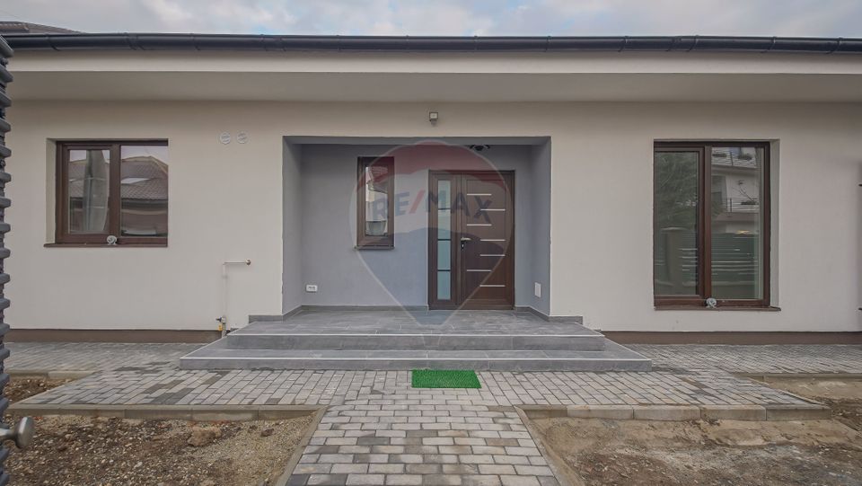 4 room House / Villa for sale