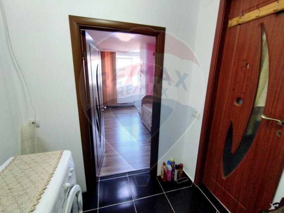 Garsonieră de vânzare, etaj 3, zona Letea