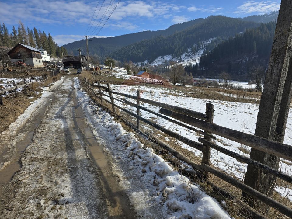 Land 3,486sqm Iacobeni / Drumul Dandoaia