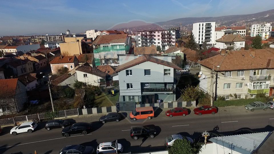 12 room House / Villa for sale, Semicentral area