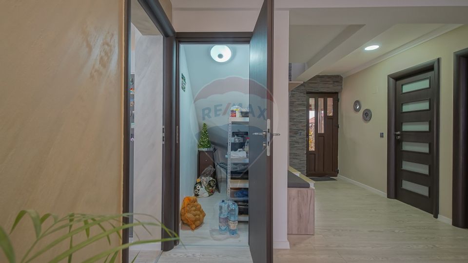 5 room House / Villa for sale