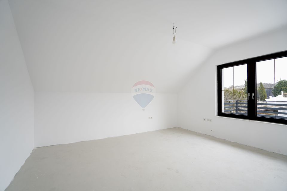 De vânzare casă cu 5 camere, teren 1000 mp Oncea, Calea Bihorului