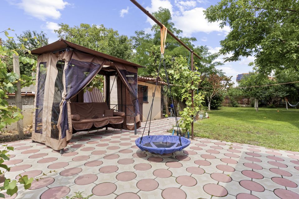 Casă complet renovata cu teren 648 mp de vanzare in Gradiste,Arad