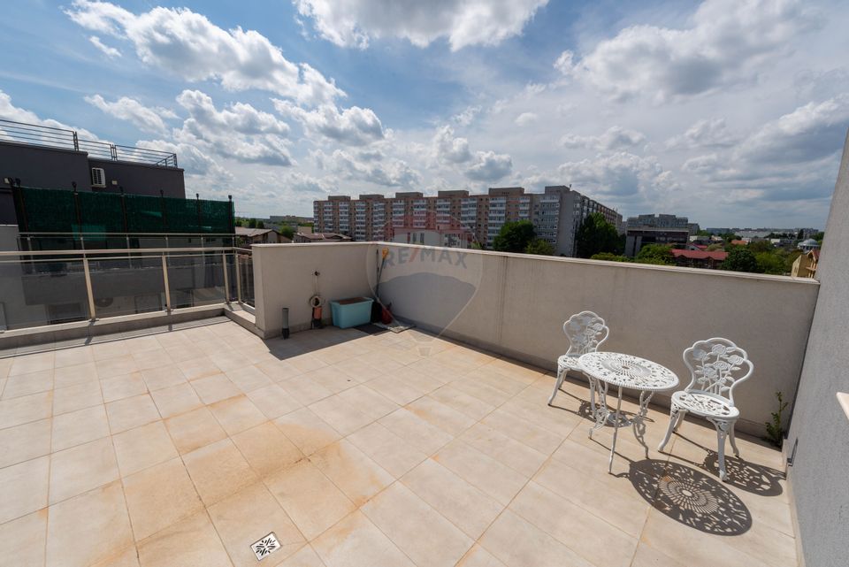 Penthouse cu 4 camere de vanzare in zona Titan/Ozana