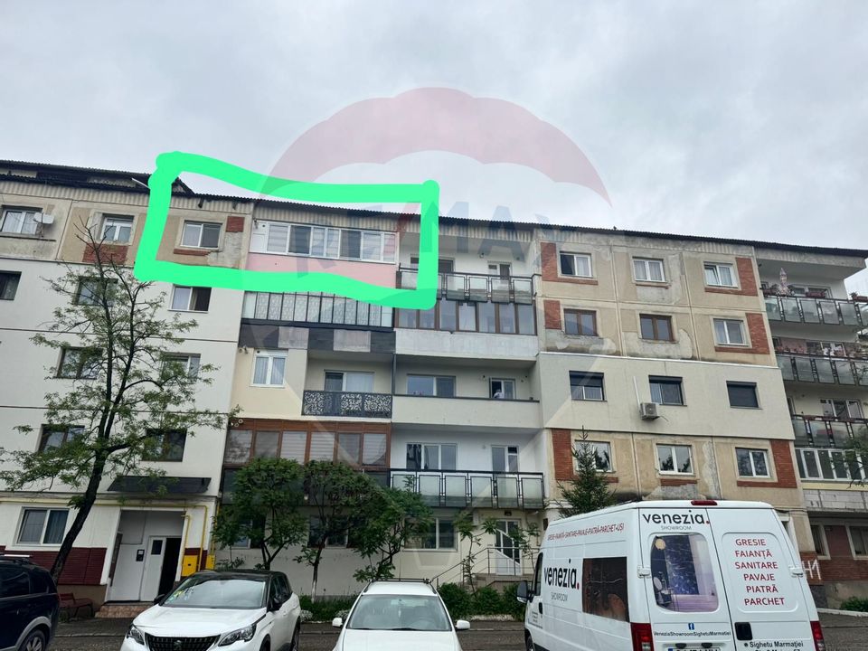 Apartament cu 4 camere de vânzare în zona Central