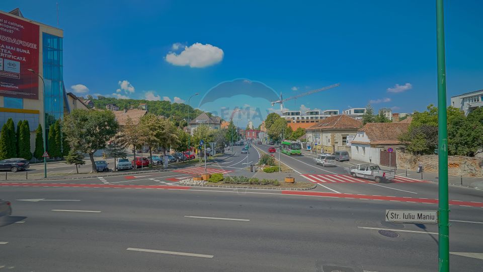 Apartament generos și luminos, la casă, Str. Iuliu Maniu, Brașov